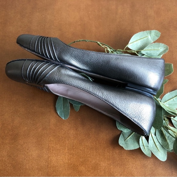 Authentic Salvatore Ferragamo flats - Picture 5 of 8